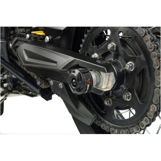 SW MOTECH PADACÍ PROTEKTORY NA ZADNÍ OSU TRIUMPH TIGER 800 (10-)