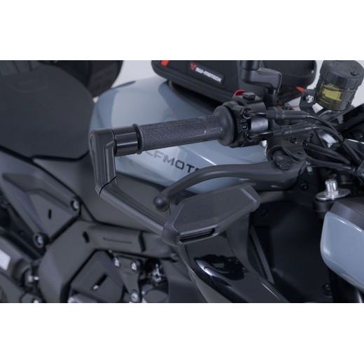 SW MOTECH LEVER GUARDS WITH WIND PROTECTION BLACK. CFMOTO 675NK (25-).