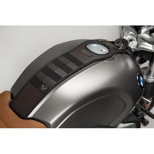 SW MOTECH LEGEND GEAR POPRUH SLA NA NÁDRŽ BMW R NINE T