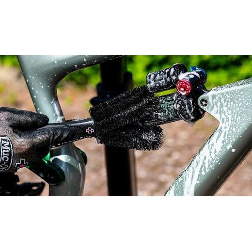 SADA PRÉMIOVÝCH KARTÁČŮ NA MYTÍ 5 KS MUC-OFF 206