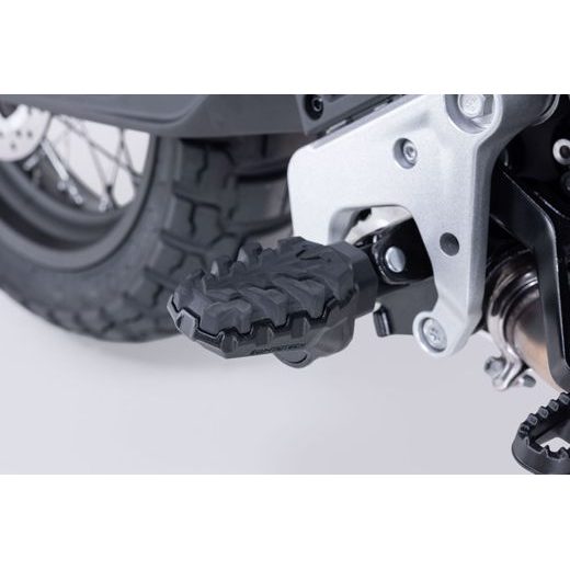 SW MOTECH EVO FOOTREST KIT BLACK. CFMOTO 800MT-X (24-).