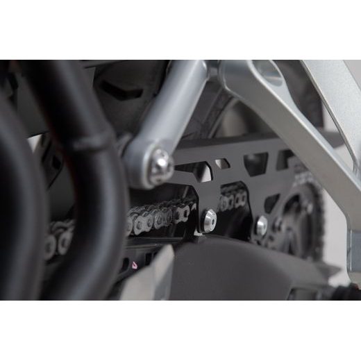 SW MOTECH KRYT ŘETĚZU- ČERNÝ TRIUMPH TIGER 900/ GT/ RALLY/ PRO (19-).