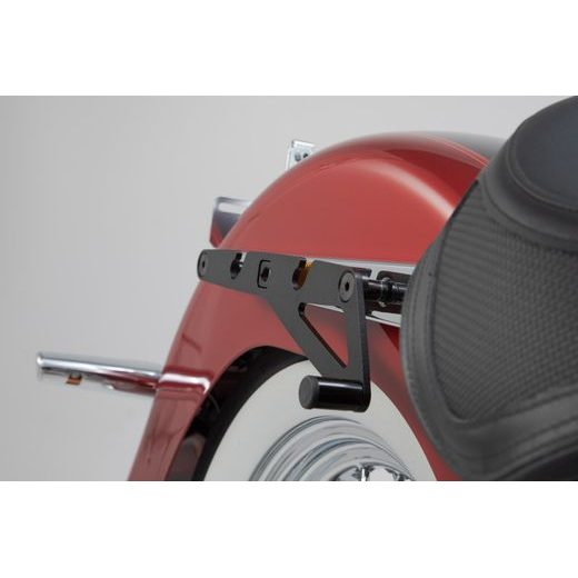 SW MOTECH SLH NOSIČ PRAVÝ HARLEY-DAVIDSON SOFTAIL DELUXE (17-).