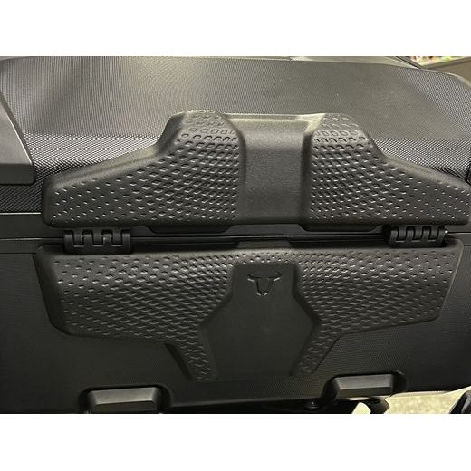 SW MOTECH OPĚRKA PRO KUFR DUSC XL- 55 LITRŮ