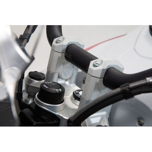 SW MOTECH ZVÝŠENÍ ŘÍDÍTEK 40 MM BMW R1200GS (12-18), R1250GS /ADV.(18-). STŘÍBRNÉ