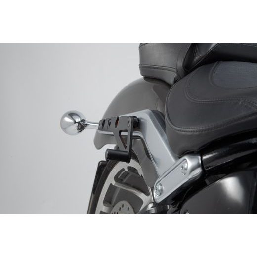 SW MOTECH SLH NOSIČ PRAVÝ HARLEY-DAVIDSON FAT BOY / S, BREAKOUT / S (17-).