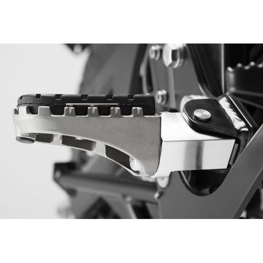 SW MOTECH MONTÁŽNÍ SADA PRO STUPAČKY ION, HUSQVARNA DS 650 TERRA / STRADA (12-).