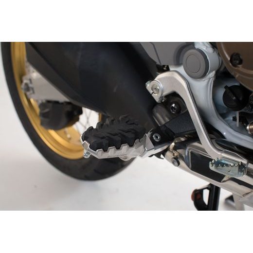 SW MOTECH STUPAČKY EVO PRO: HONDA NT1100 (21-), XL750 (22-).