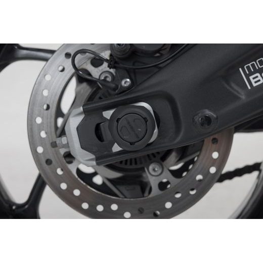 SW MOTECH PADACÍ PROTEKTORY NA ZADNÍ OSU TRIUMPH TRIDENT 660 / TIGER 660, X-CAPE 650.