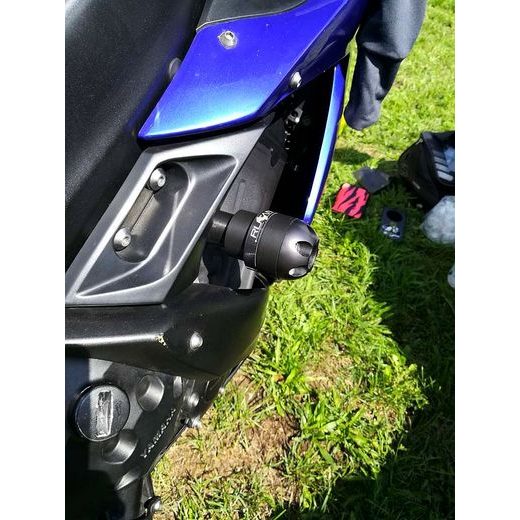 PROTEKTORY NA RÁM SLIDER - YAMAHA YZF-R1´04-06