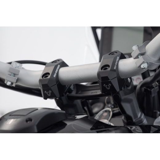 SW MOTECH VARIABILNÍ ZVÝŠENÍ ŘÍDÍTEK O PRŮMĚRU 28MM, H 28, ČERNÉ