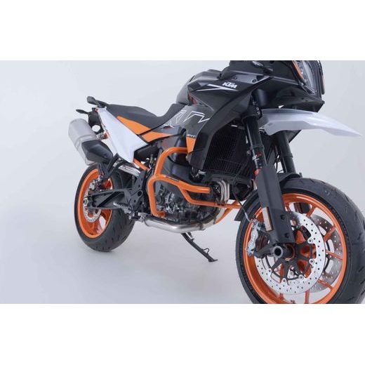 SW MOTECH PADACÍ RÁMY ORANGE. KTM 890 SM T (23-).