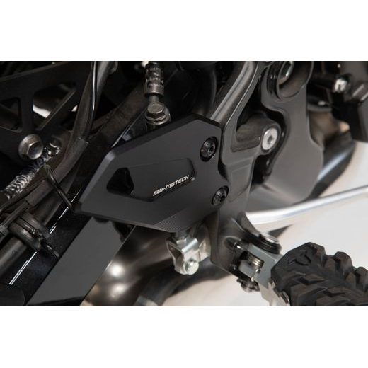 SW MOTECH KRYT ZADNÍ BRZDOVÉ PUMPY KAWASAKI Z900RS / CAFE (17-).