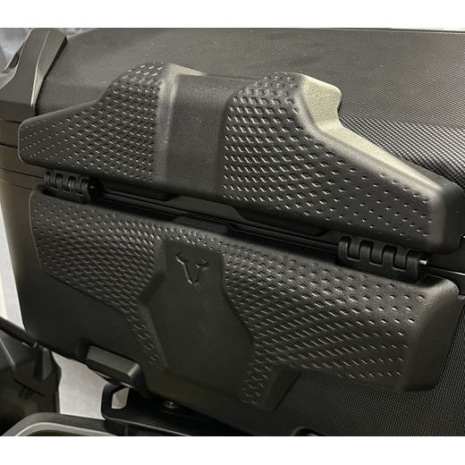 SW MOTECH OPĚRKA PRO KUFR DUSC XL- 55 LITRŮ