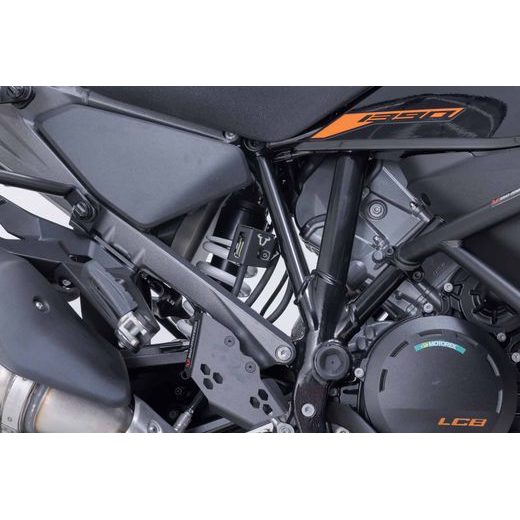 SW MOTECH BRAKE FLUID RESERVOIR GUARD BLACK. BMW / DUCATI / KTM / HUSQVARNA MODELS.