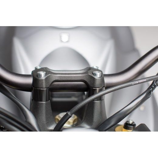 SW MOTECH ZVÝŠENÍ ŘÍDÍTEK 20MM ČERNÉ, SUZUKI GSX-S 1000/F (15-)