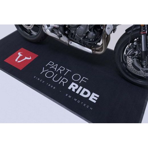 SW MOTECH SW-MOTECH BIKE CARPET 2.0X1.0 M. RECTANGULAR. BLACK. IMPRINT WHITE/RED.