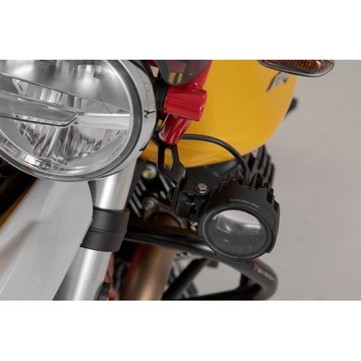 SW MOTECH EVO MLHOVÉ SVĚTLA DRŽÁKY KIT ČERNÁ. MOTO GUZZI V85 TT (19-).