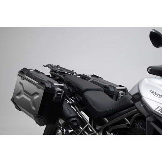 SW MOTECH DUSC HARD CASE SYSTEM BLACK. 41/33L. TRIUMPH TIGER 800 MODELS (10-).