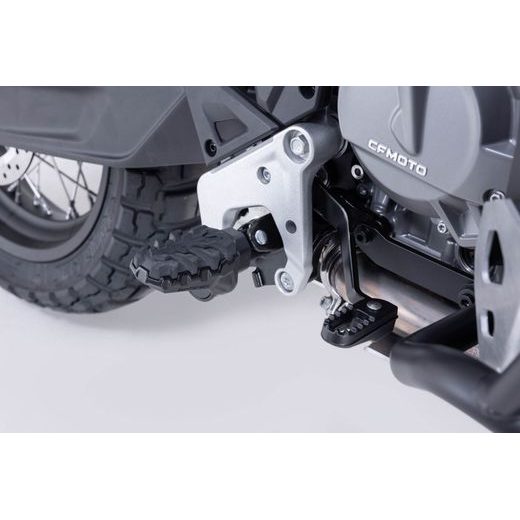 SW MOTECH EVO FOOTREST KIT BLACK. CFMOTO 800MT-X (24-).