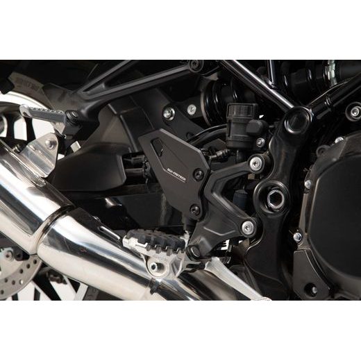 SW MOTECH KRYT ZADNÍ BRZDOVÉ PUMPY KAWASAKI Z900RS / CAFE (17-).