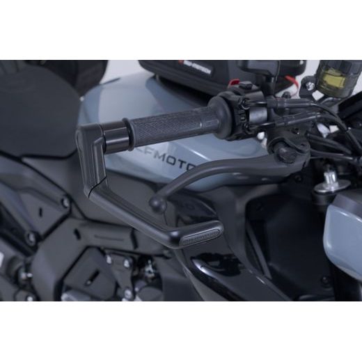 SW MOTECH LEVER GUARDS BLACK. CFMOTO 675NK (25-).
