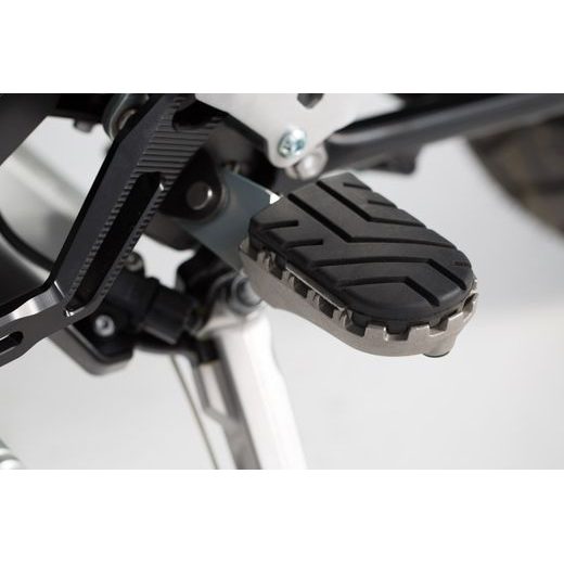SW MOTECH ION STUPAČKY ČERNÉ, TRIUMPH TIGER 800/ 900/ 1200, SCRAM 1200.