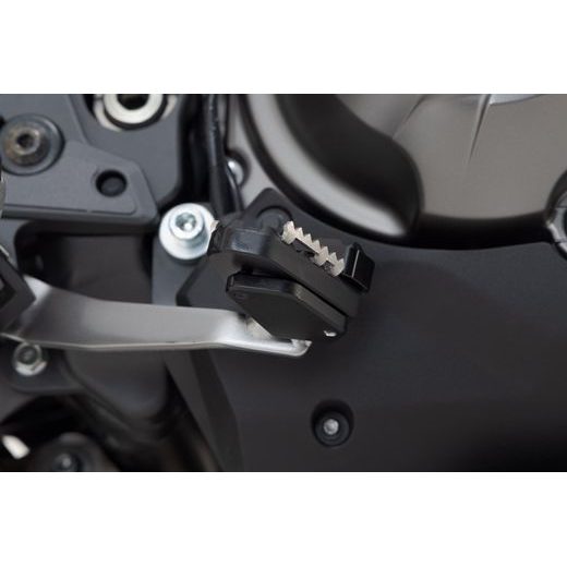 SW MOTECH ROZŠÍŘENÍ BRZDOVÉHO PEDÁLU KAWASAKI VERSYS 1000.