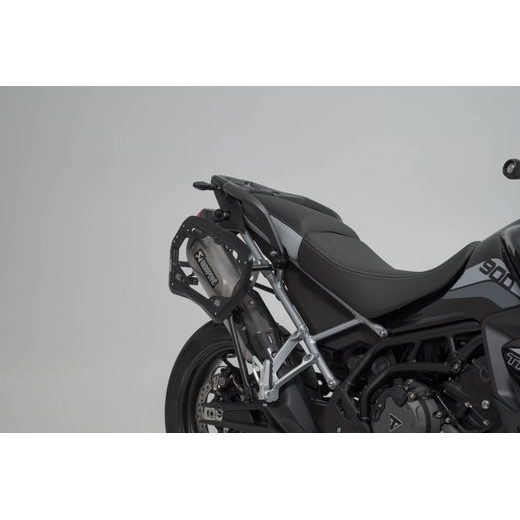 SW MOTECH AKRAPOVIC SLIP ON EXHAUST SYSTEM SILVER. TRIUMPH TIGER 900 MODELLE (19-23).