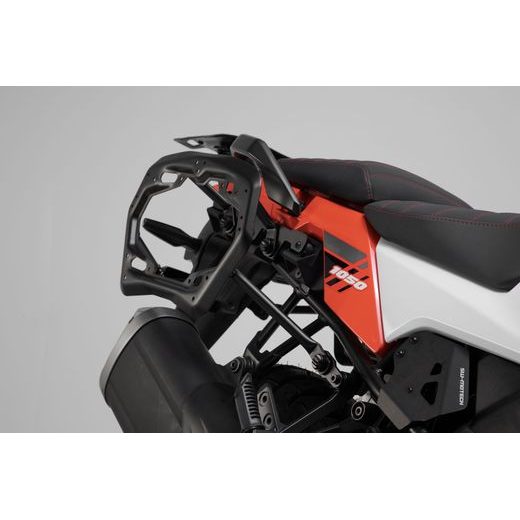 SW MOTECH TRAX ADV SADA BOČNÍCH KUFRŮ-ČERNÉ 45/37 L. SUZUKI V-STROM 1050 (19-).