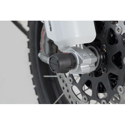 SW MOTECH PADACÍ PROTEKTORY NA PŘEDNÍ OSU DUCATI MODELLE.