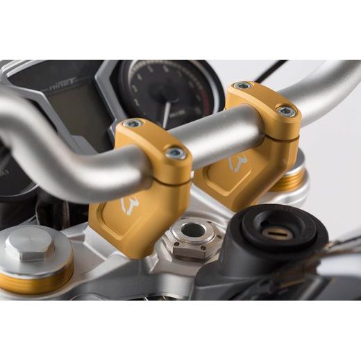 SW MOTECH ZVÝŠENÍ ŘÍDÍTEK 20 MM NAHORU A ZPĚT 30 MM. ZLATÝ. OD BMW.