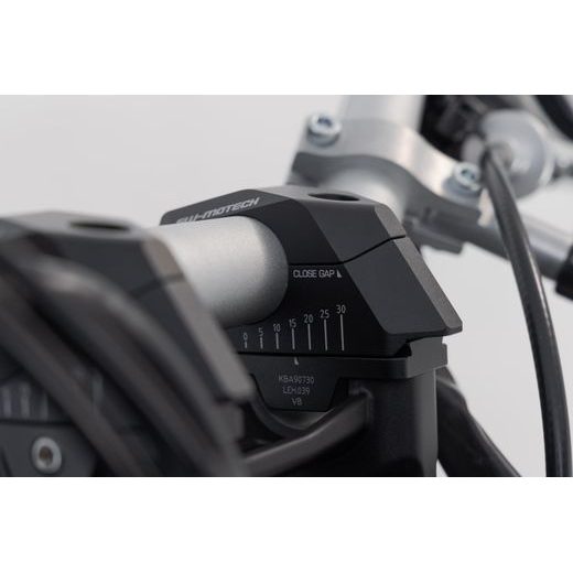 SW MOTECH VARIABILNÍ ZVÝŠENÍ ŘÍDÍTEK O PRŮMĚRU 28MM, H 28, ČERNÉ