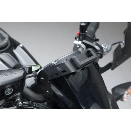 SW MOTECH GPS DRŽÁK PRO KOKPIT ČERNÝ. KAWASAKI Z650 (16-).