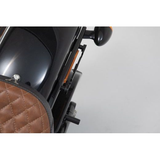 SW MOTECH SLH NOSIČ LEVÝ HARLEY-DAVIDSON SOFTAIL STREET BOB (17-).
