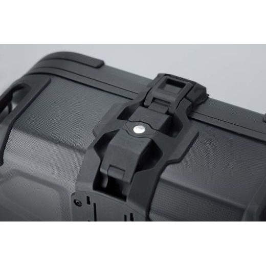 SW MOTECH DUSC HARD CASE SYSTEM BLACK. 33/33L. VERSYS 1000 (18-) / 1100 (24-).