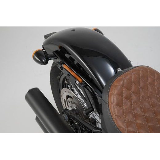SW MOTECH SLH NOSIČ PRAVÝ HARLEY-DAVIDSON STREET BOB / SLIM (17-).