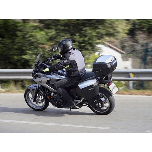 VRCHNÍ KUFR NA MOTORKU SHAD SH40 ALU LOOK D0B40200