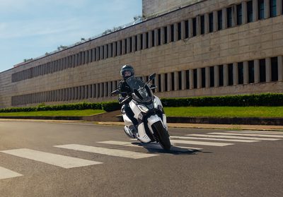 Novinka od SYM je JOYRIDE 300 16