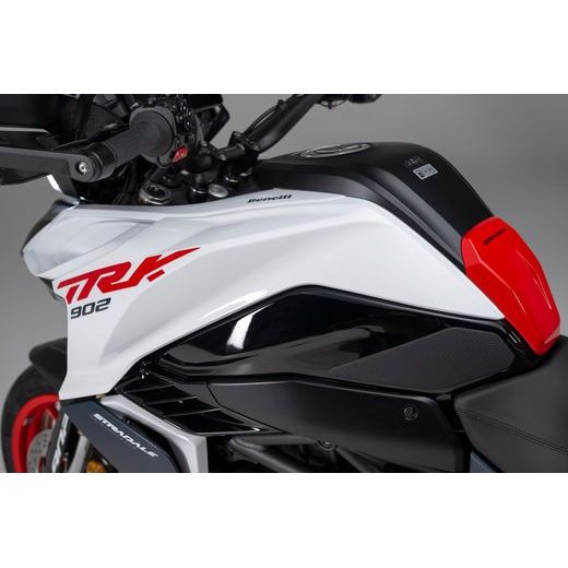 NOVINKA!!! BENELLI TRK 902 STRADALE ABS TCS EURO5+