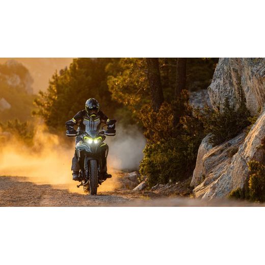 NOVINKA!!! BENELLI TRK 702X ABS EURO5+