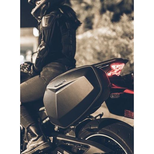 BOČNÉ BRAŠNE SHAD E48SR TVRDÁ ŠKRUPINA LÁTKOVÁ (2KS)