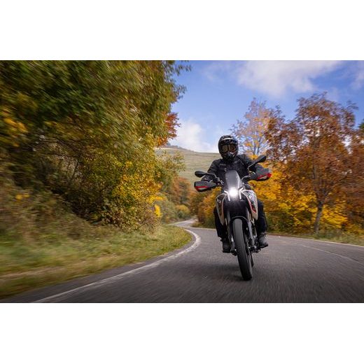 NOVINKA!!! BENELLI BKX 125 ABS EURO5+