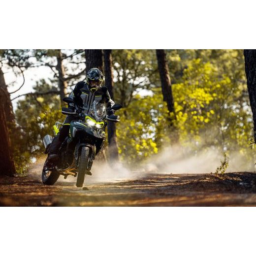 NOVINKA!!! BENELLI TRK 702X ABS EURO5+