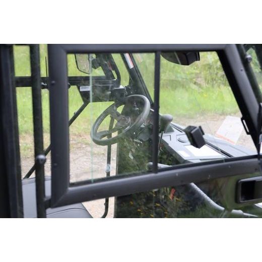 KABÍNA BEZ STRECHY VRÁTANE KÚRENIE PRE LINHAI UTV 550 T-BOSS EPS (MOŽNÉ POUŽIŤ ORIGINÁL STRECHU)