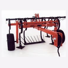 PRÍDAVNÝ VYORÁVAČ ZEMIAKOV KU KULTIVÁTORU