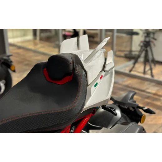 KRYT SEDACKY - RACING