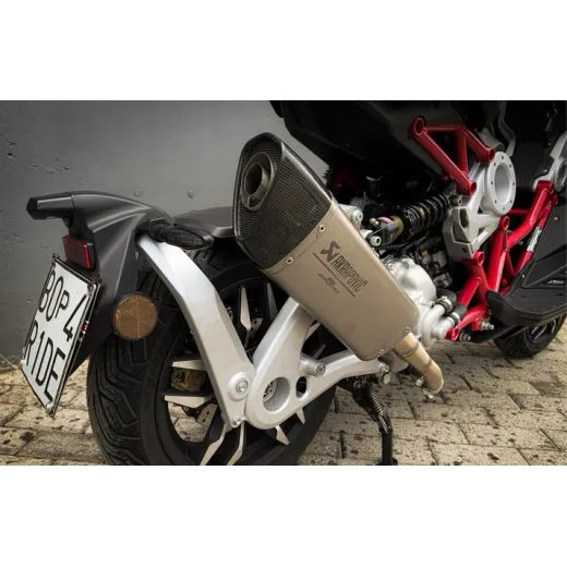 VÝFUK AKRAPOVIČ RACING DRAGSTER 300