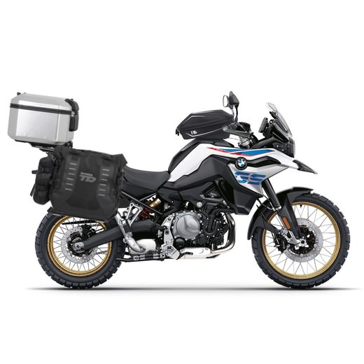 KOMPLETNÁ SADA SEDLOVÝCH BRAŠNÍ SHAD TERRA TR40 ADVENTURE A HLINÍKOVÉHO KUFRA SHAD TERRA 48L VRÁTANE MONTÁŽNEJ SADY SHAD BMW F750 GS / F850 GS