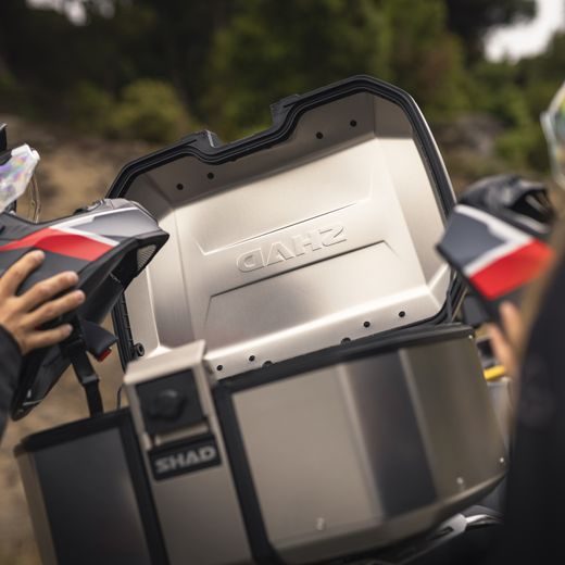 VRCHNÝ HLINÍKOVÝ KUFOR NA MOTORKU SHAD TERRA TR55 D0TR55100